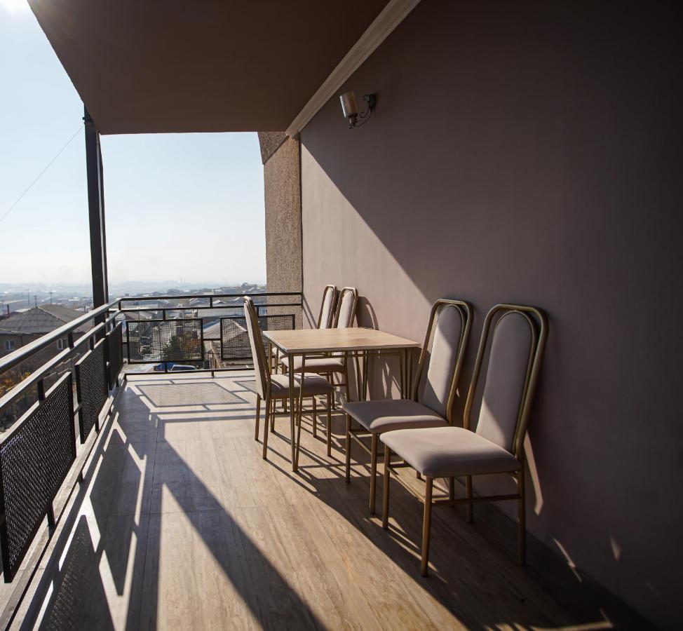Decca Hotel Erivan Dış mekan fotoğraf