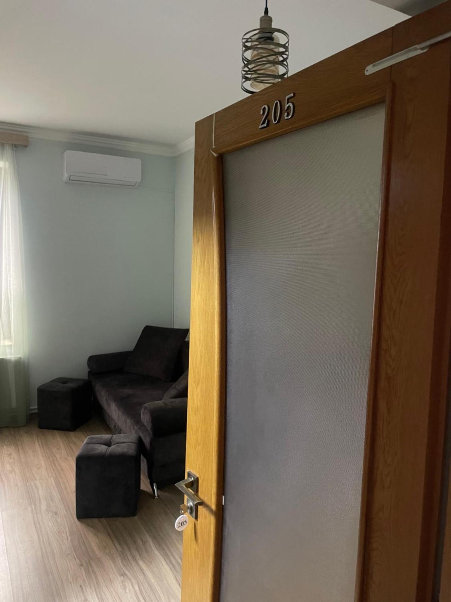 Decca Hotel Erivan Dış mekan fotoğraf