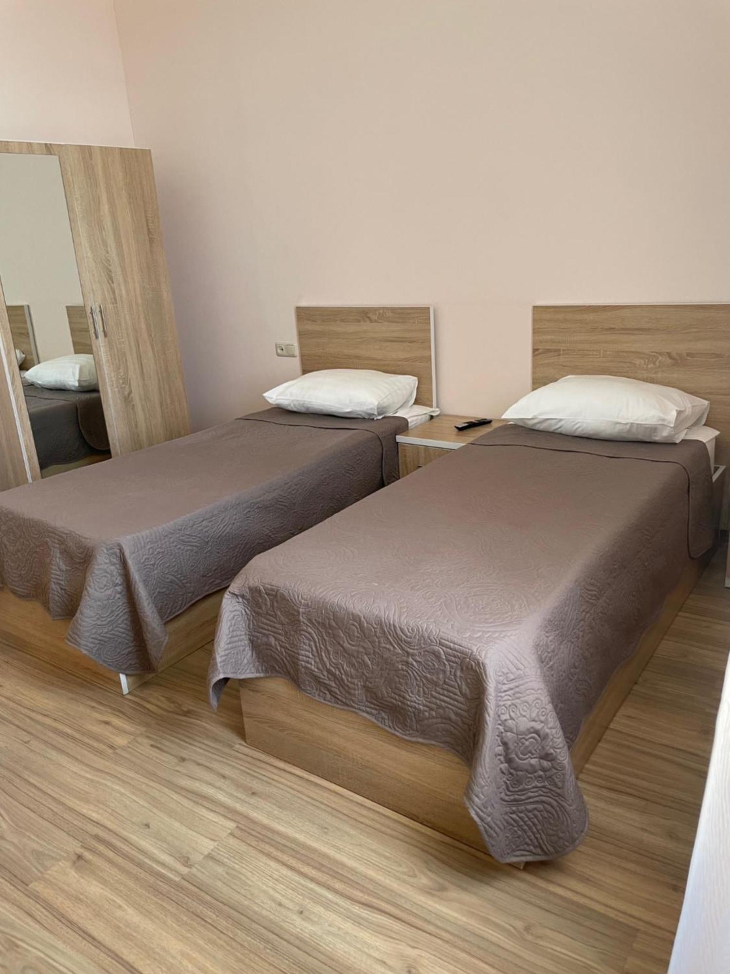 Decca Hotel Erivan Dış mekan fotoğraf