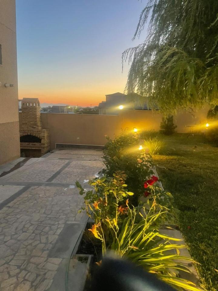 Decca Hotel Erivan Dış mekan fotoğraf