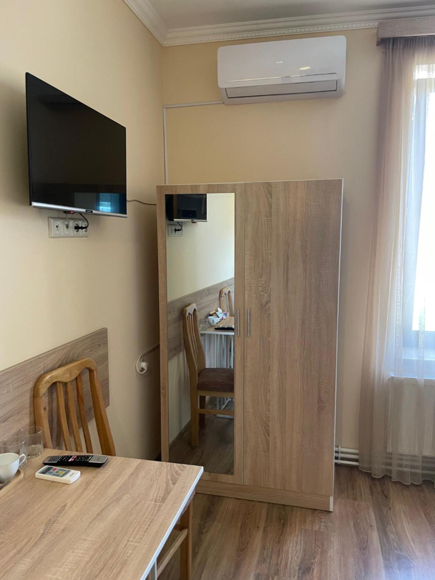 Decca Hotel Erivan Dış mekan fotoğraf