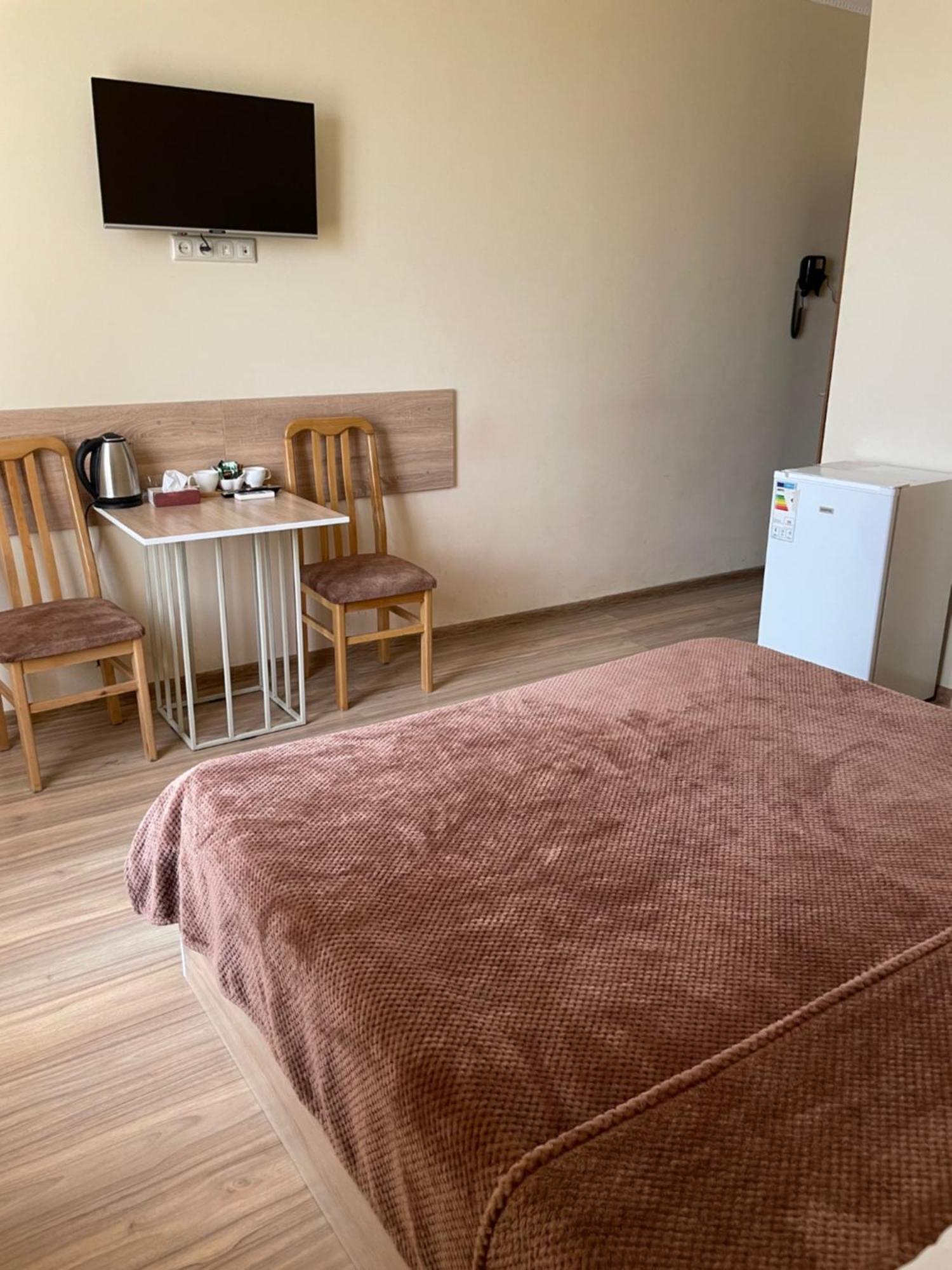 Decca Hotel Erivan Dış mekan fotoğraf