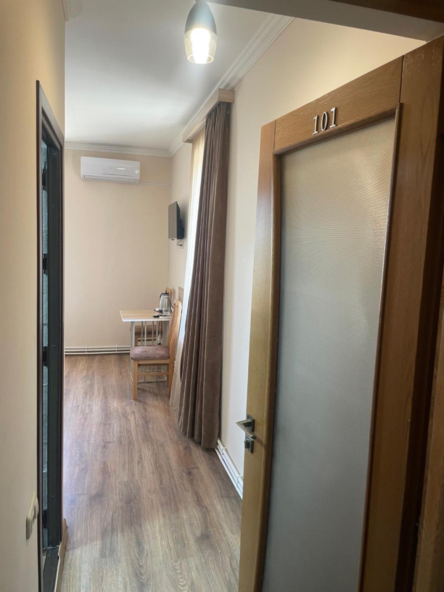 Decca Hotel Erivan Dış mekan fotoğraf