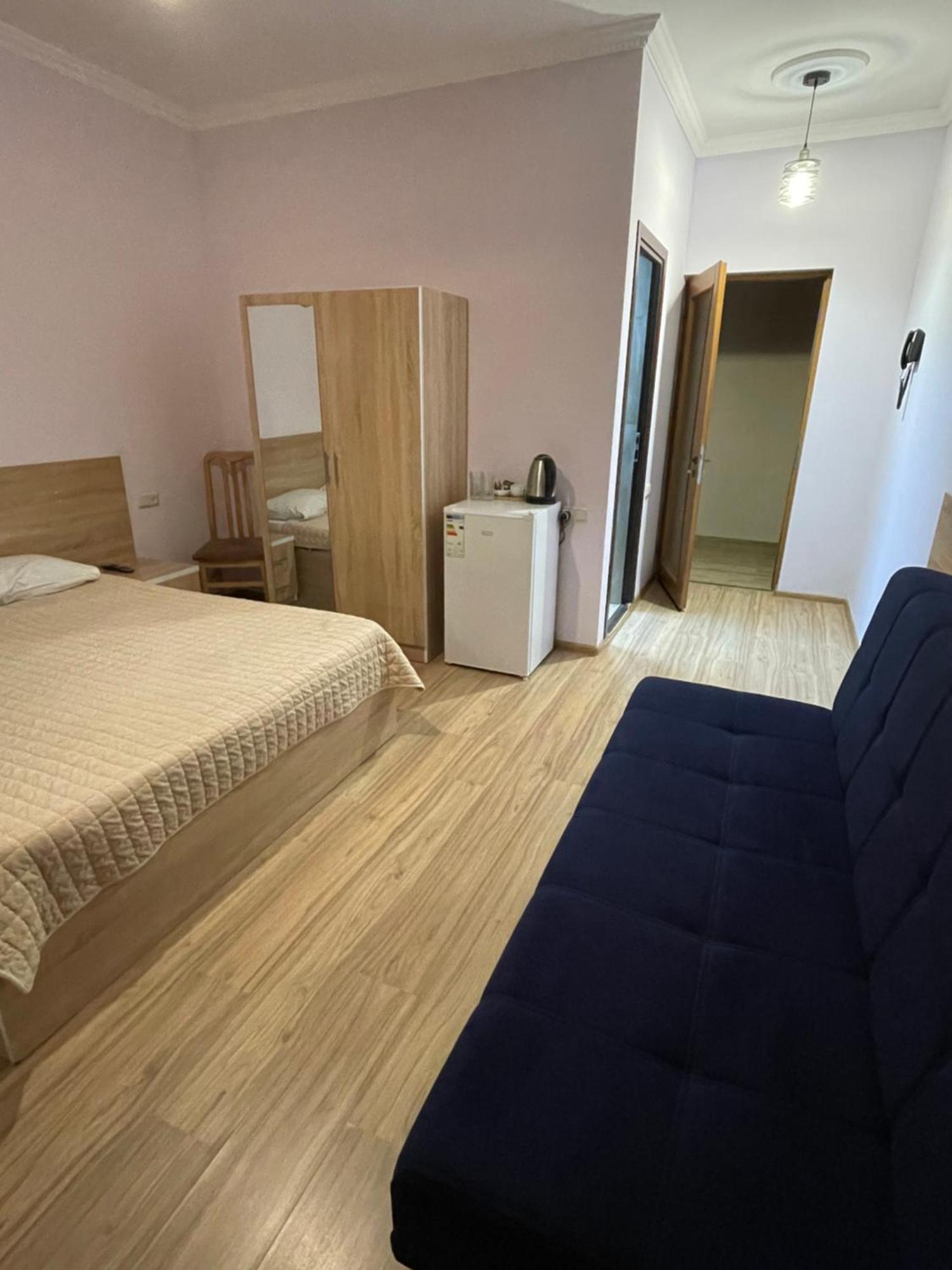 Decca Hotel Erivan Dış mekan fotoğraf