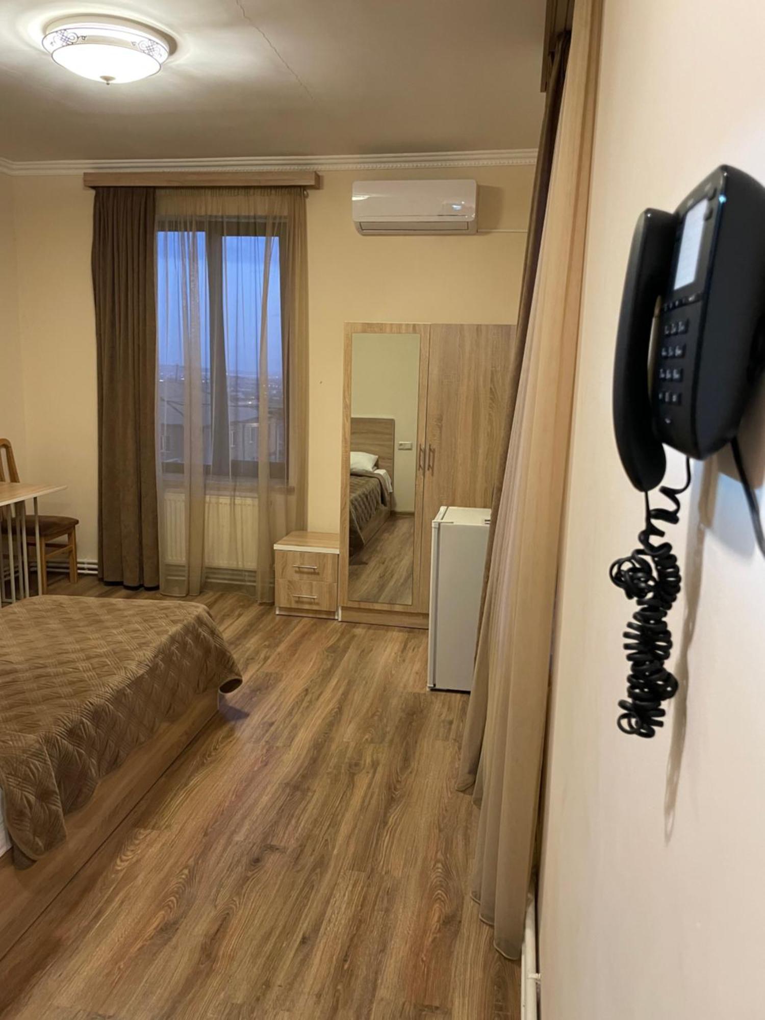 Decca Hotel Erivan Dış mekan fotoğraf