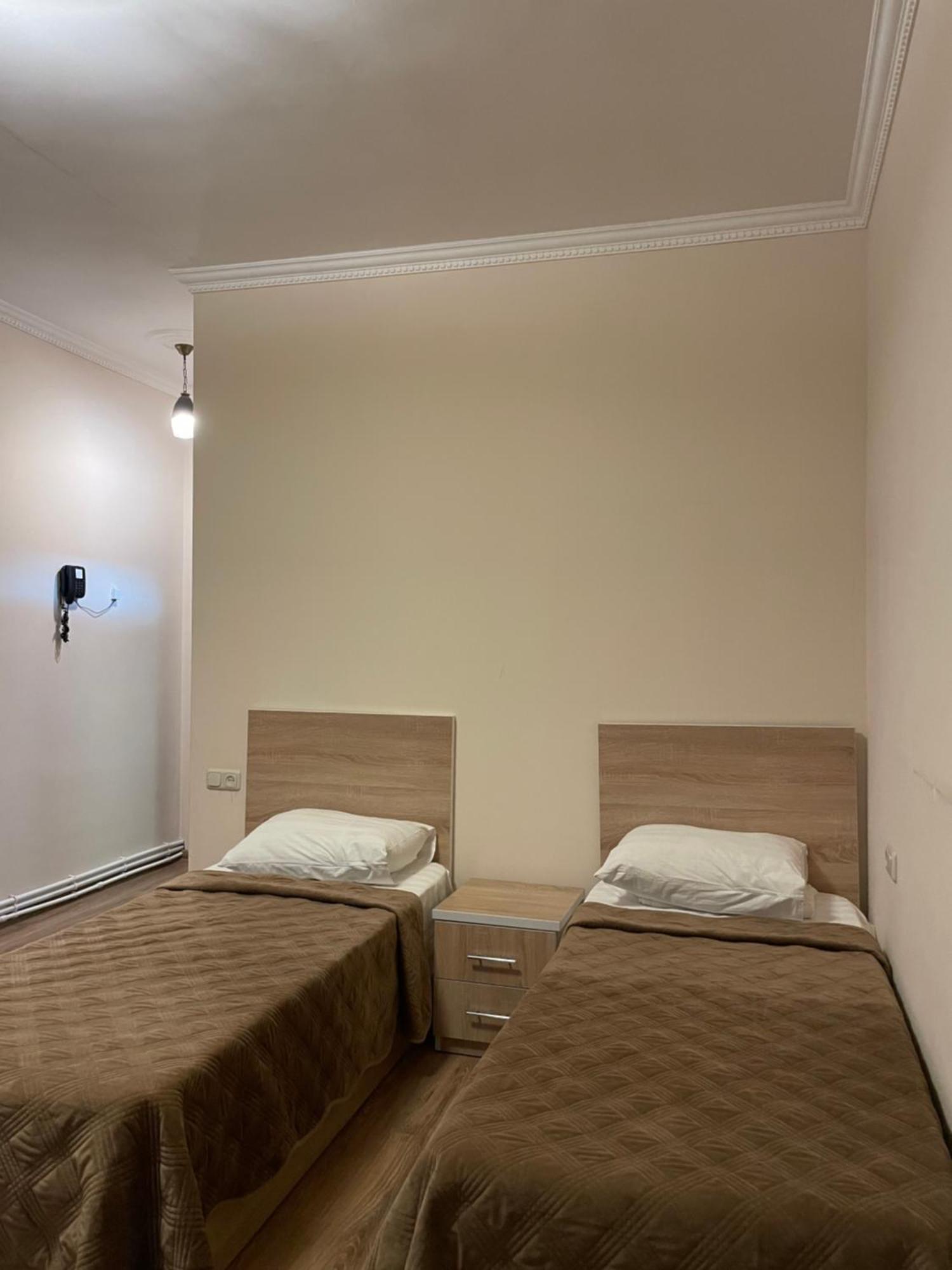 Decca Hotel Erivan Dış mekan fotoğraf